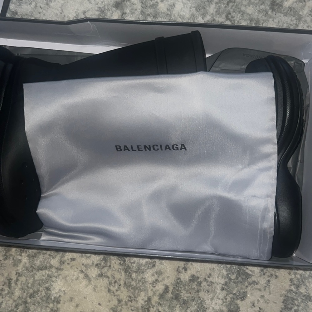 S O L D!
BALENCIAGA Rain boots